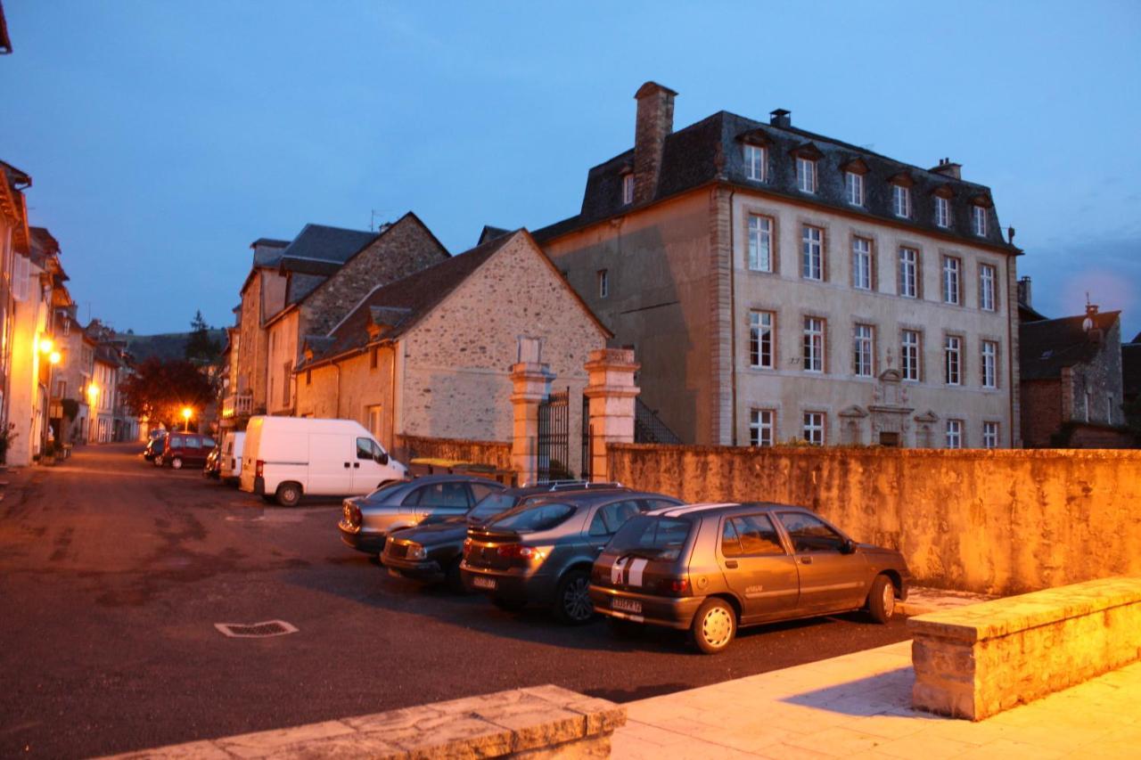 Saint-Geniez-dʼOlt Chateau Ricard מראה חיצוני תמונה