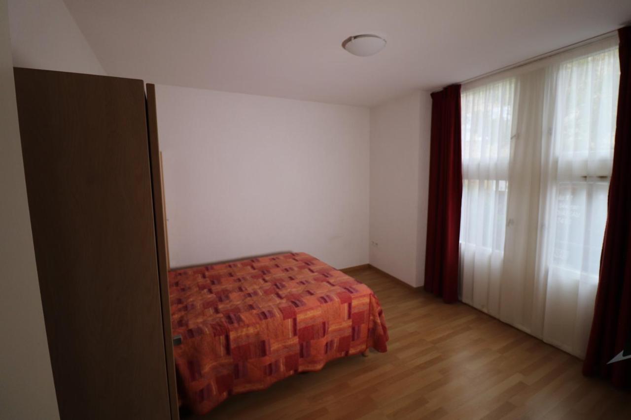 Saint-Geniez-dʼOlt Chateau Ricard מראה חיצוני תמונה