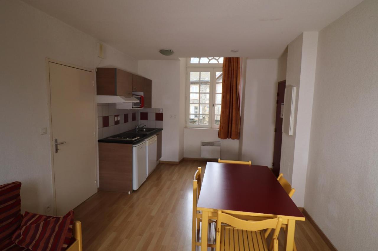 Saint-Geniez-dʼOlt Chateau Ricard מראה חיצוני תמונה